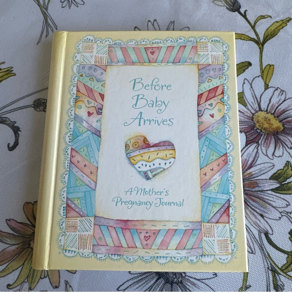 Hallmark Before baby arrives a mother‘s pregnancy journal book. A memory book - Picture 15 of 15